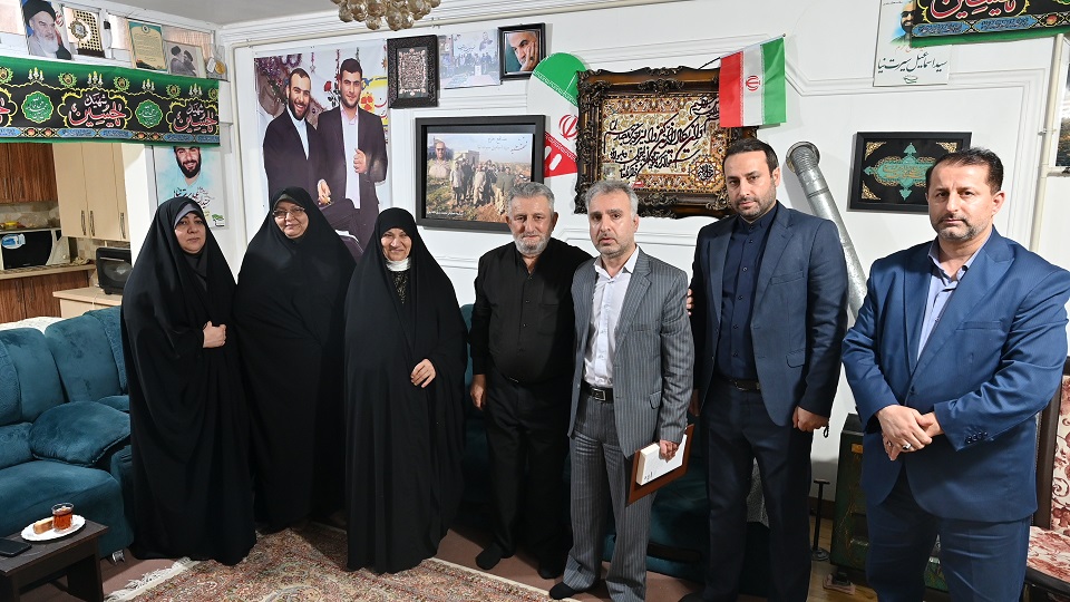 دیدار مدیرکل آموزش فنی و حرفه‌ای استان گیلان با با خانواده شهید مدافع حرم سید اسماعیل سیرت‌نیا